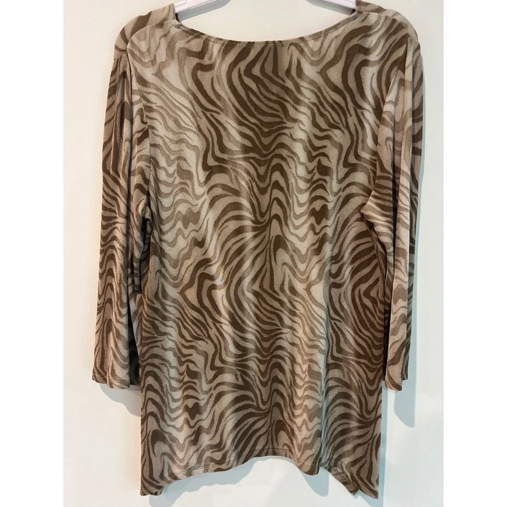 Travelers by Chicos Brown Zebra‎ Print Scoop Neck 3/4 Sleeve Top Size 1 Medium - Picture 5 of 8